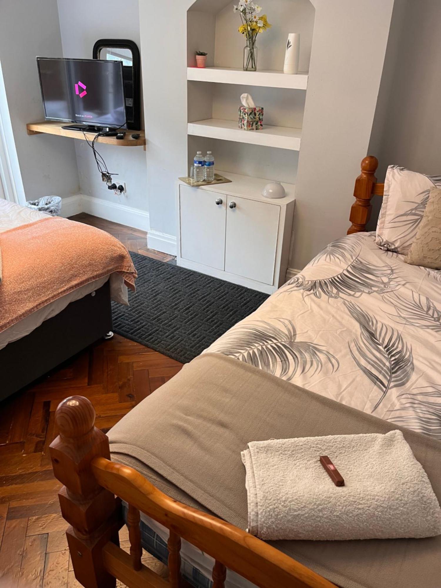 Home From Home Cosy B&B Londen Buitenkant foto